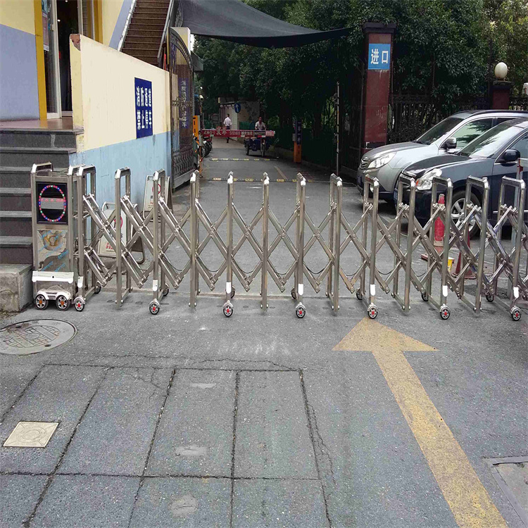 抗风抗震伸缩门